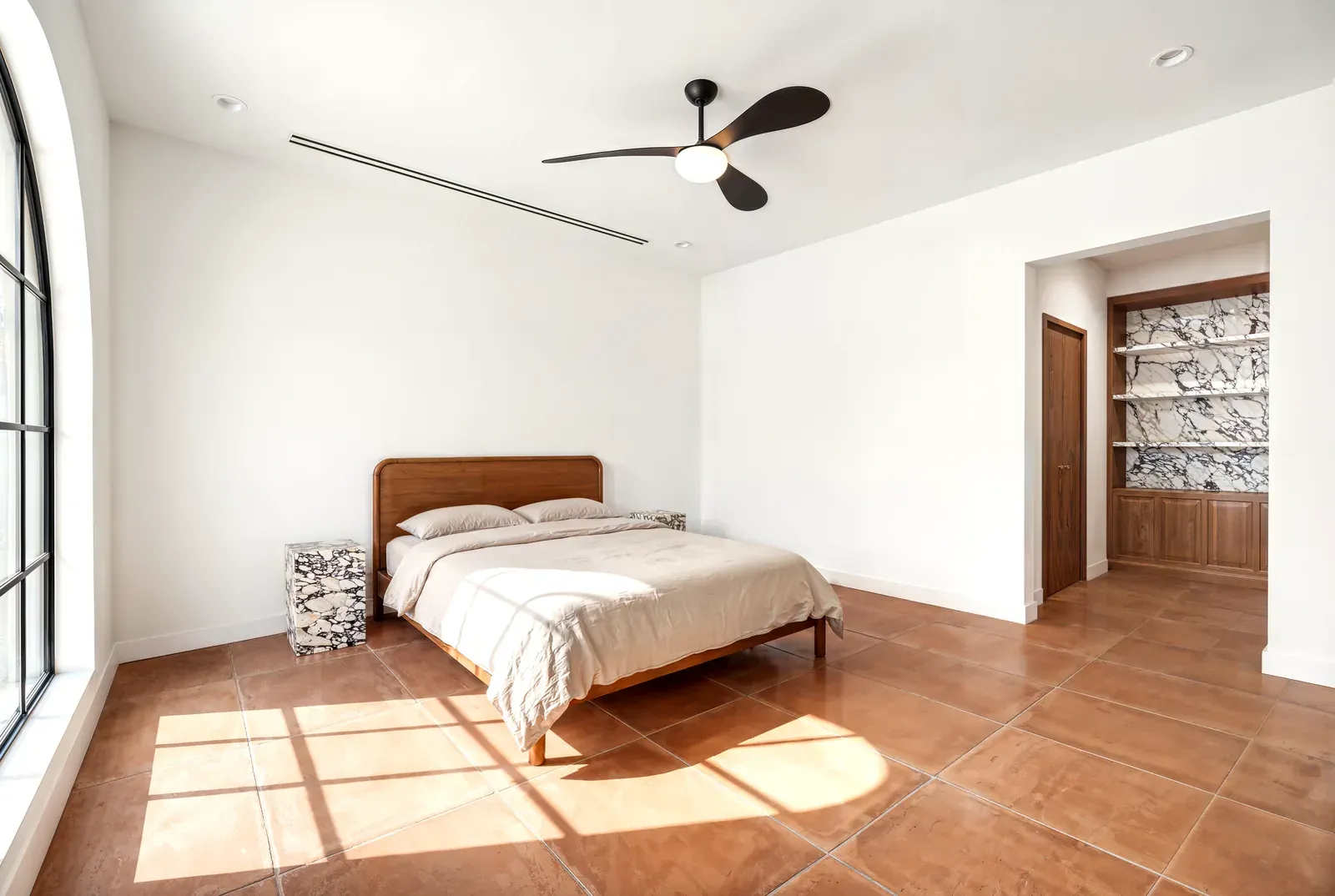 whole-home-remodel-barton-hills-austin-butler-pantry-01